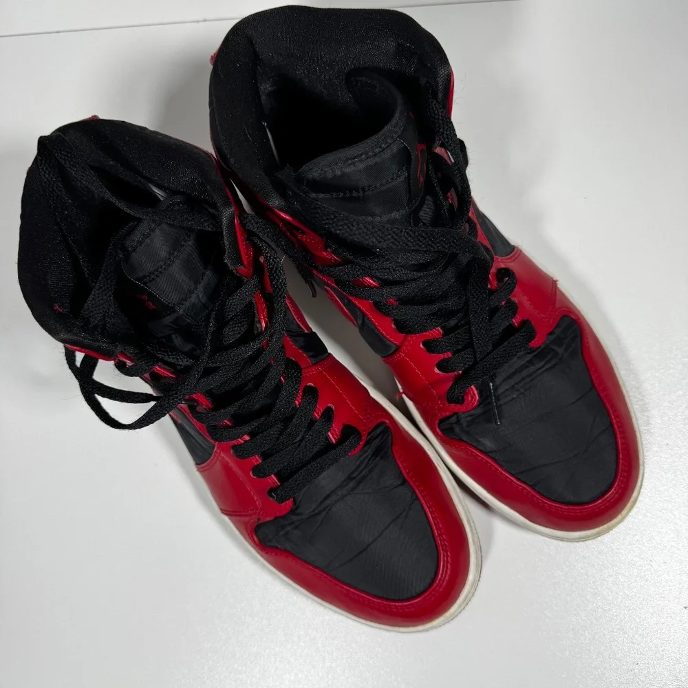 Nike Air Jordan 1 Black Red Hi Top 342132-002 Men’s 10 44 Streetwear Athleisure